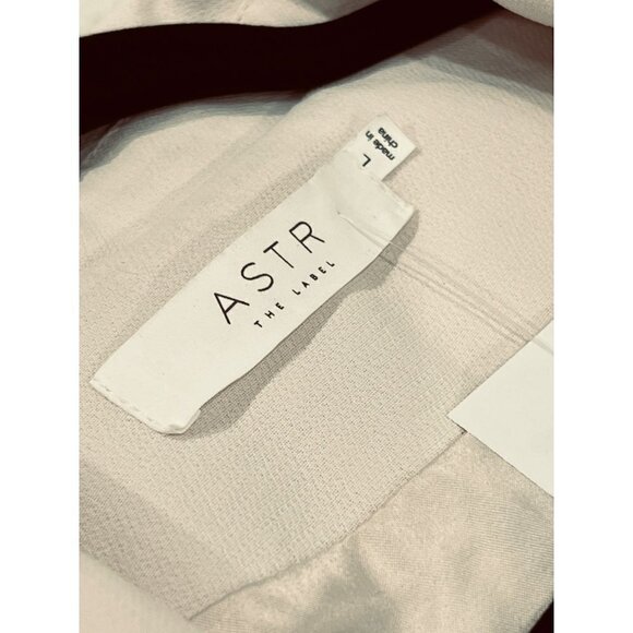 ASTR the Label Zodiac Cream Oversized Double-Breasted Blazer NWT w/Defect - Picture 11 of 12